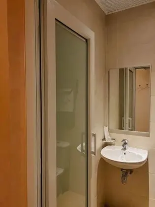 Standard Tek Büyük Yataklı Oda, Penceresiz