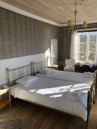 Tek Büyük Yataklı Oda (Shared bathroom)