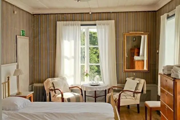 Tek Büyük Yataklı Oda (Shared bathroom)