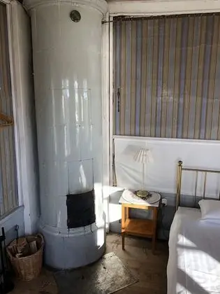 Tek Büyük Yataklı Oda (Shared bathroom)