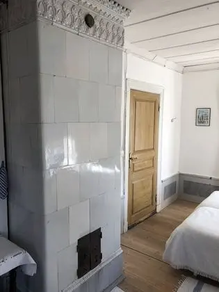 Tek Büyük Yataklı Oda (Shared bathroom)