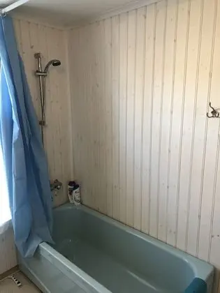 Tek Büyük Yataklı Oda (Shared bathroom)