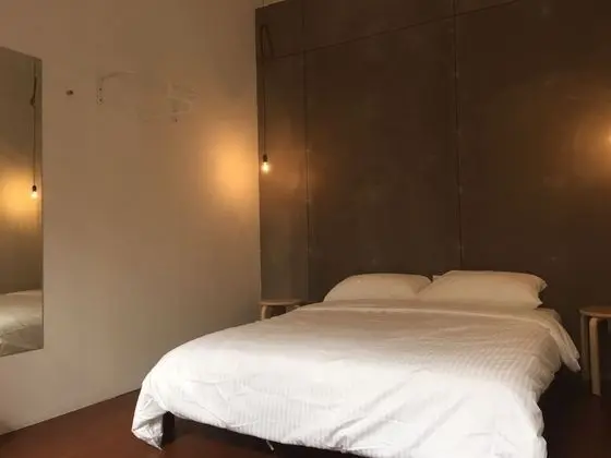 Tek Büyük Yataklı Oda, Ortak Banyo