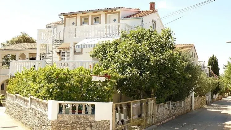 Apart Daire (Fran - only 150m from beach - A1(4+2))