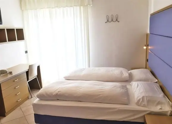 Standard Tek Büyük veya İki Ayrı Yataklı Oda, Balkon