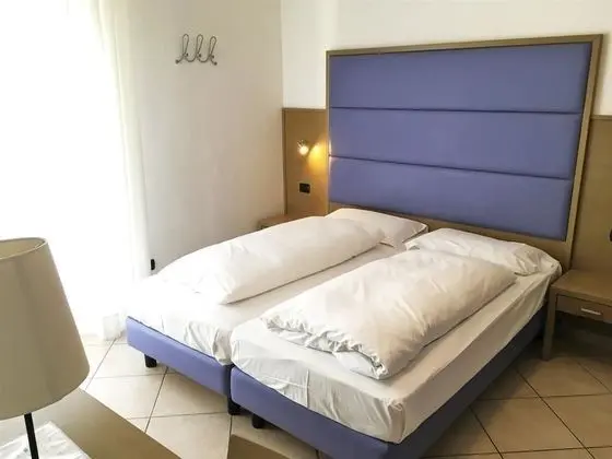 Standard Tek Büyük veya İki Ayrı Yataklı Oda, Balkon