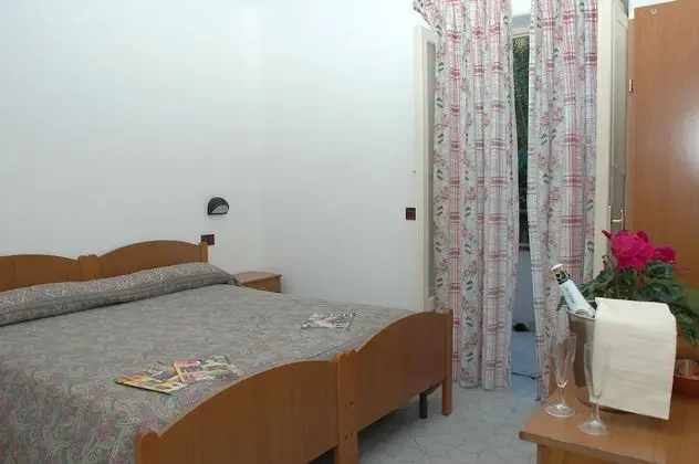 Economy Tek Büyük veya İki Ayrı Yataklı Oda, Özel Banyo