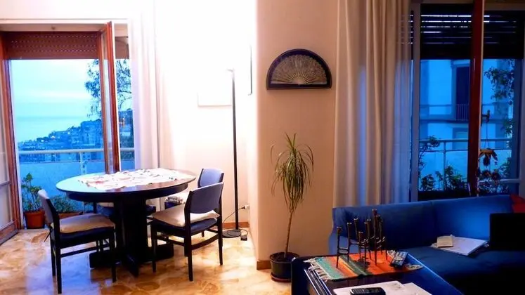 Tek Büyük Yataklı Oda (External Bathroom)