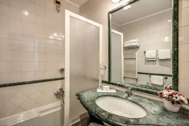 Superior Tek Büyük Yataklı Oda