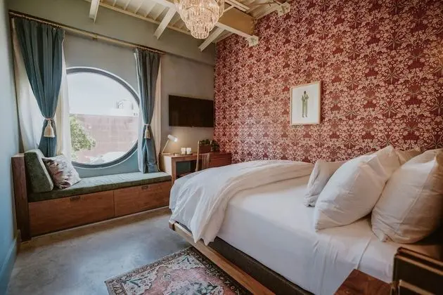 Comfort Oda, 1 Büyük (Queen) Boy Yatak, Sigara İçilmez (Small)