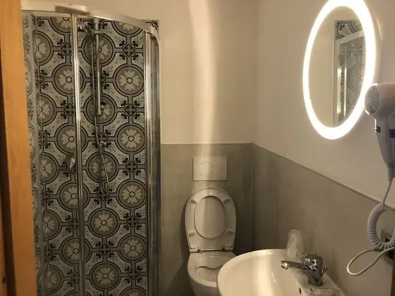 Tek Büyük Yataklı Oda, Özel Banyo