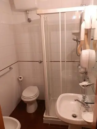 Üç Kişilik Oda, Özel Banyo