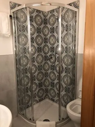 Üç Kişilik Oda, Özel Banyo