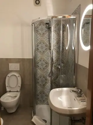 Üç Kişilik Oda, Özel Banyo