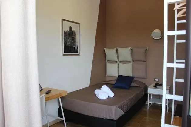 Büyük Yataklı Tek Kişilik Oda