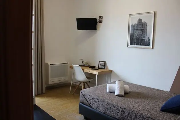 Büyük Yataklı Tek Kişilik Oda