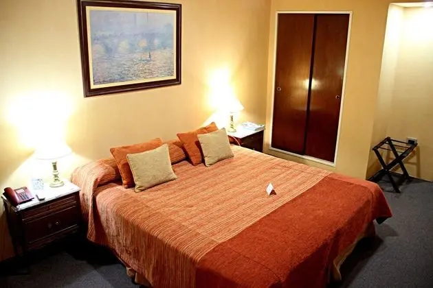 Standard Tek Büyük Yataklı Oda