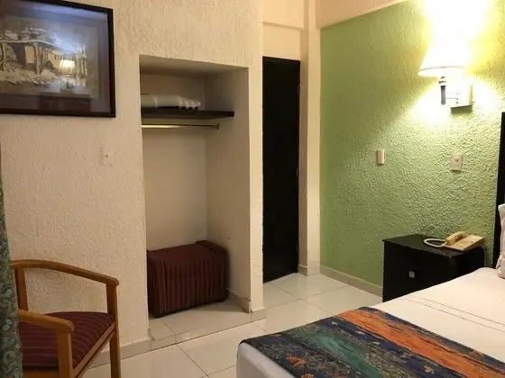 Giysi dolabı
