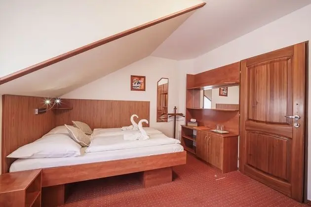 Comfort Tek Büyük veya İki Ayrı Yataklı Oda