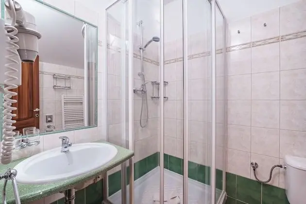 Comfort Tek Büyük veya İki Ayrı Yataklı Oda