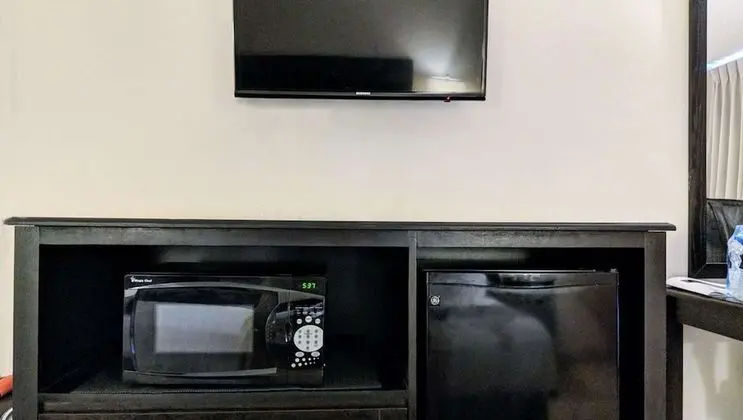 Oda, 2 Çift Kişilik Yatak, Sigara İçilmez, Buzdolabı ve Mikrodalga
