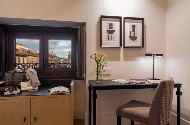 Premier Tek Büyük veya İki Ayrı Yataklı Oda