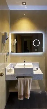 Büyük Yataklı Tek Kişilik Oda