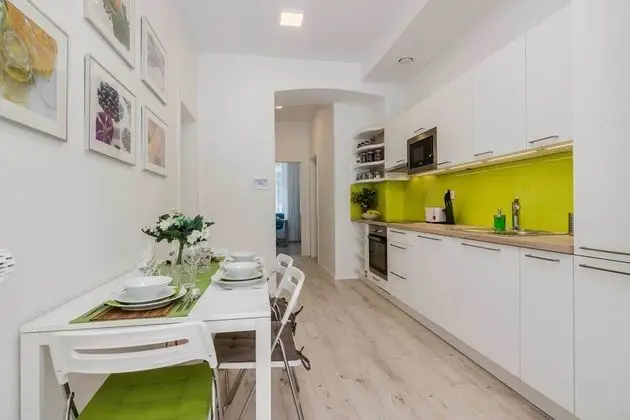 City Apart Daire, Teras