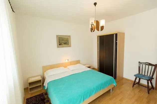 Apart Daire (Frane - 20 m from beach - A2(6+1) )