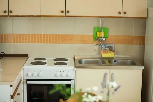 Apart Daire (Frane - 20 m from beach - A2(6+1) )