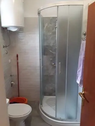 Apart Daire (Frane - 20 m from beach - A2(6+1) )