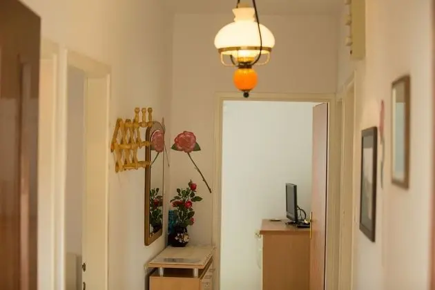 Apart Daire (Frane - 20 m from beach - A2(6+1) )