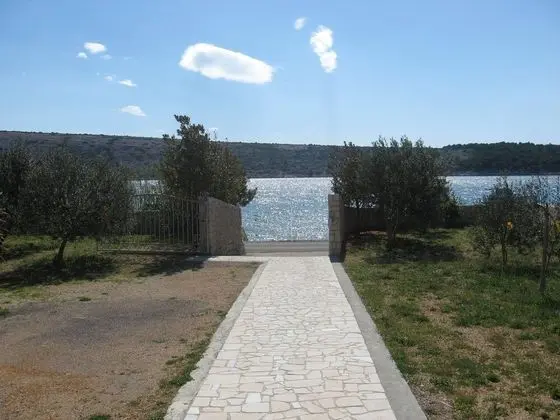 Apart Daire (Frane - 20 m from beach - A2(6+1) )