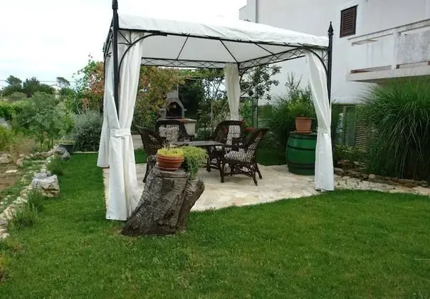 Apart Daire (Frane - with garden - A1(6))