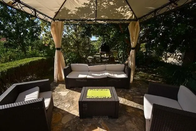 Apart Daire (Frane - with garden - A1(6))