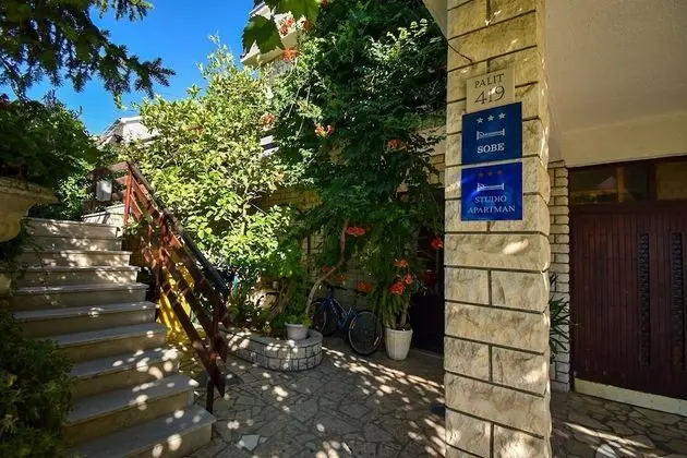 Apart Daire (Frane - with garden - A1(6))