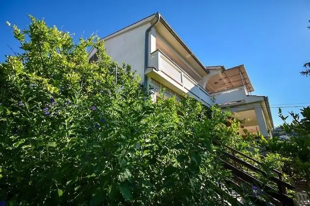 Apart Daire (Frane - with garden - A1(6))