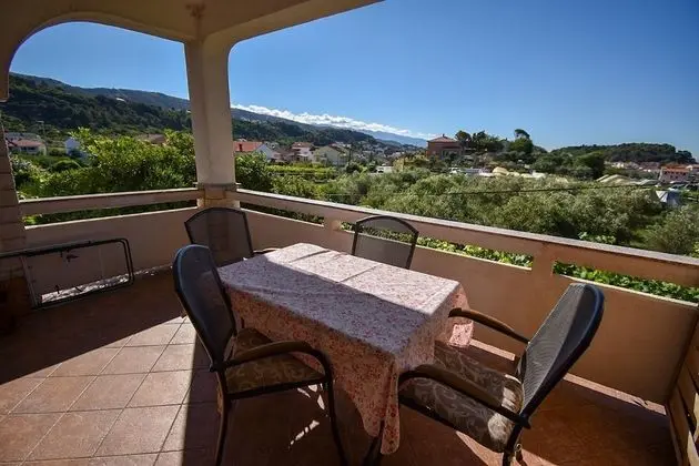 Apart Daire (Frane - with garden - A2(4))