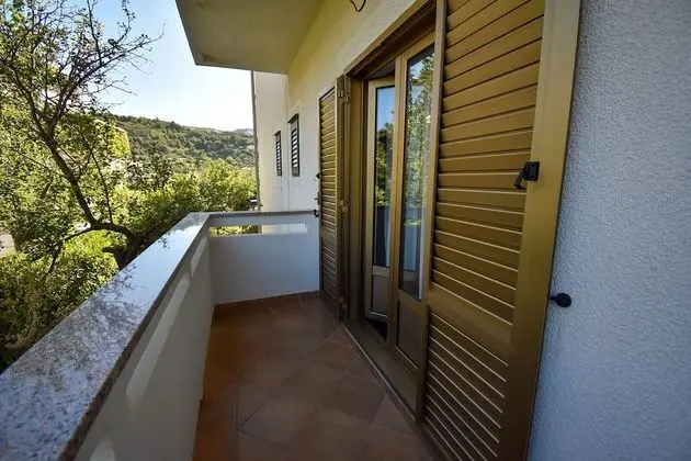 Apart Daire (Frane - with garden - A2(4))