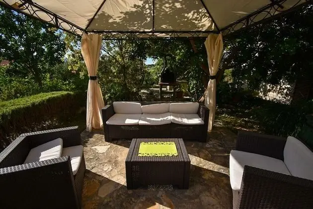 Apart Daire (Frane - with garden - A2(4))