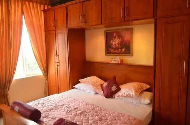 Tek Büyük Yataklı Oda, Ortak Banyo