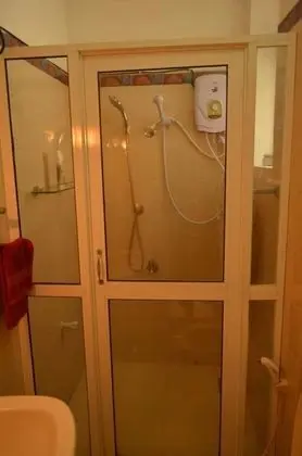 Tek Büyük Yataklı Oda, Ortak Banyo