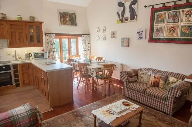 Kır Evi, Banyolu/Duşlu (Frankaborough)