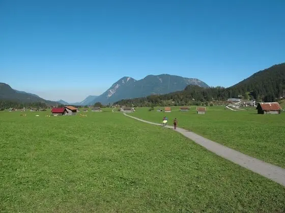 Ev
