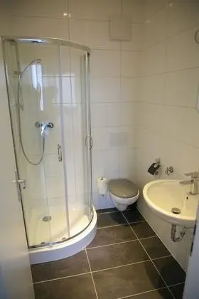 Tek Büyük Yataklı Oda, Özel Banyo