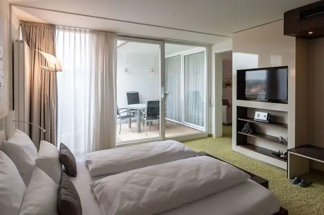 Suite 450