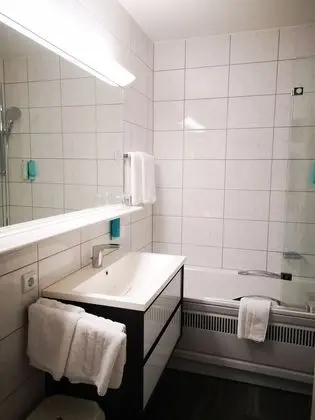 Suite 450