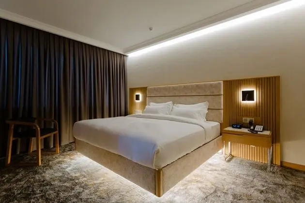 Luxury Oda