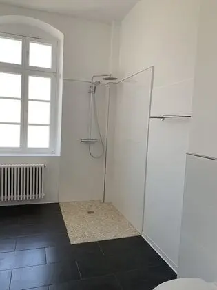 Büyük Yataklı Tek Kişilik Oda