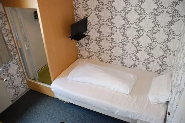 Tek Kişilik Oda, Ortak Banyo